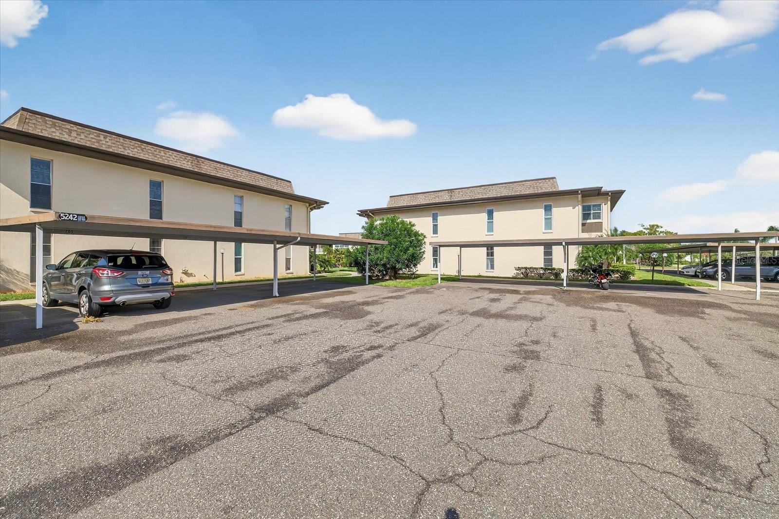 W7879556 Property Photo