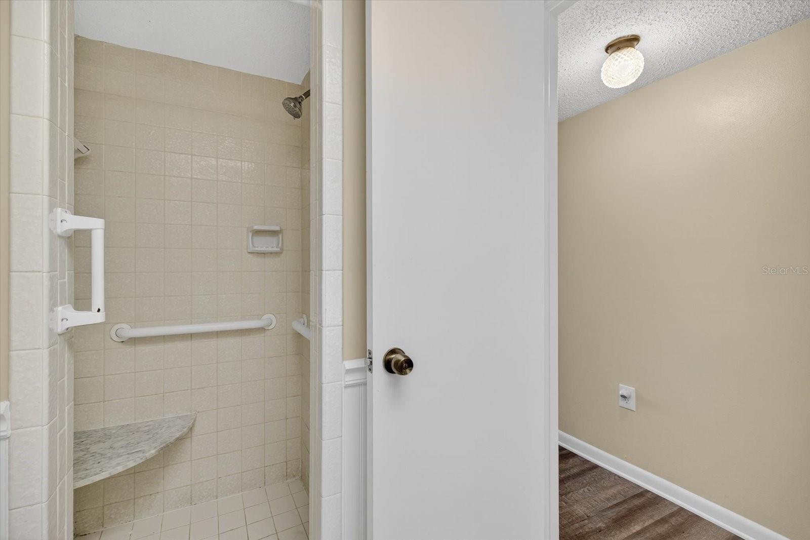 W7879556 Property Photo