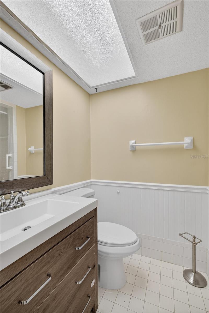 W7879556 Property Photo