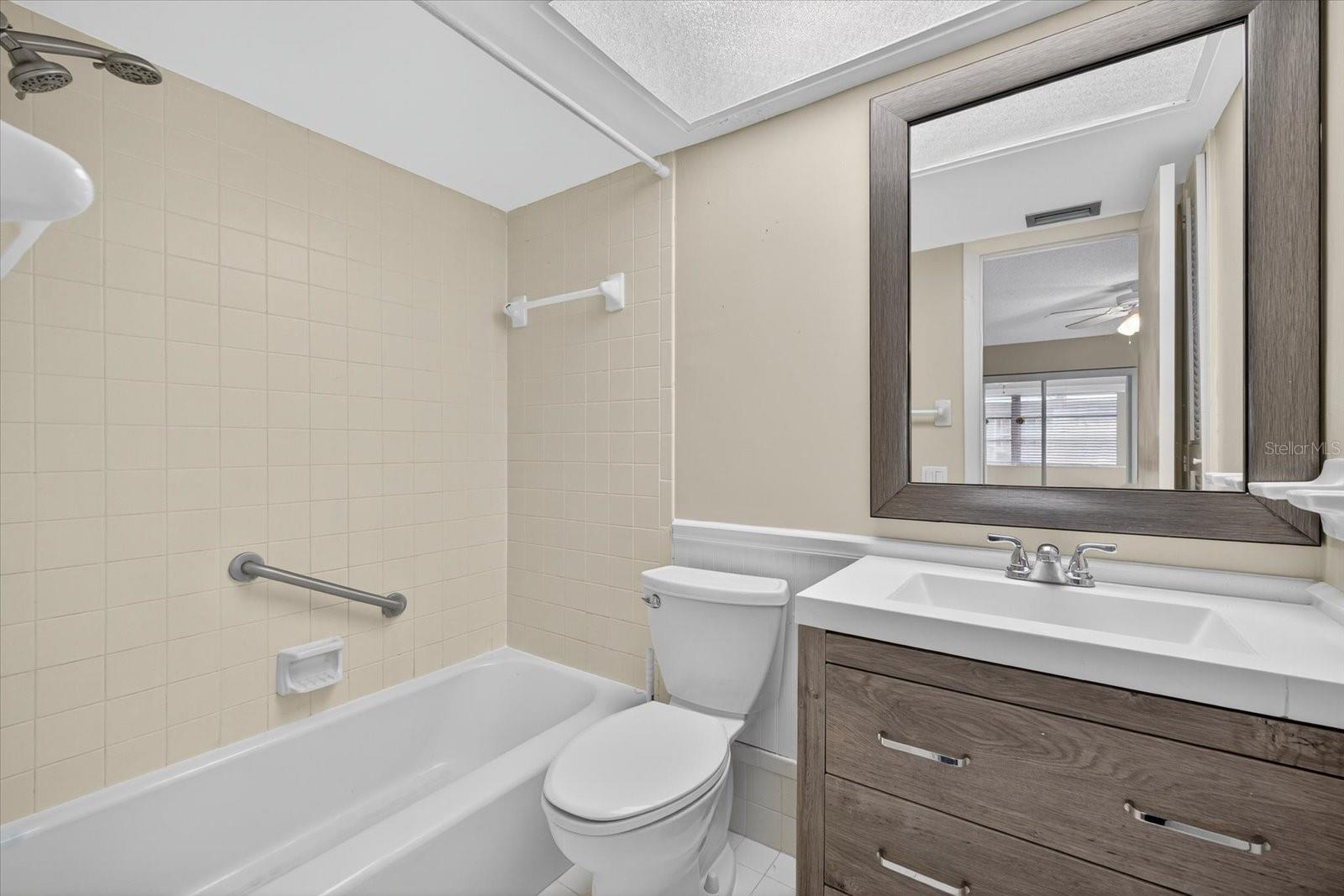 W7879556 Property Photo