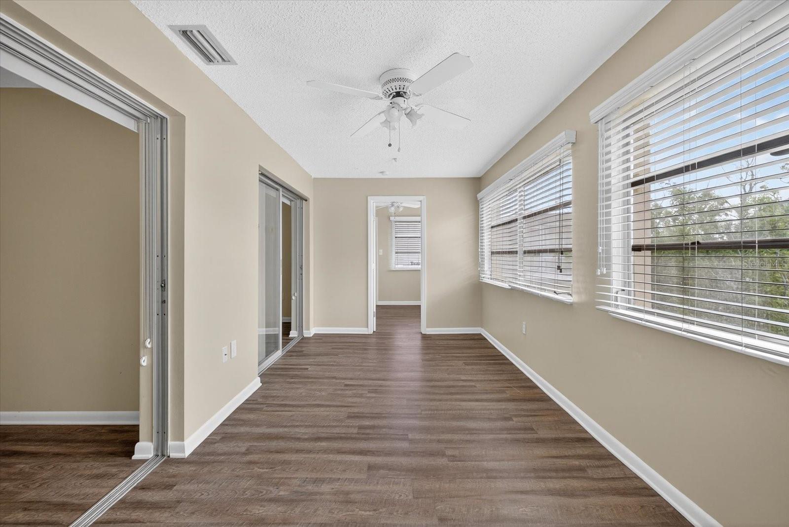 W7879556 Property Photo