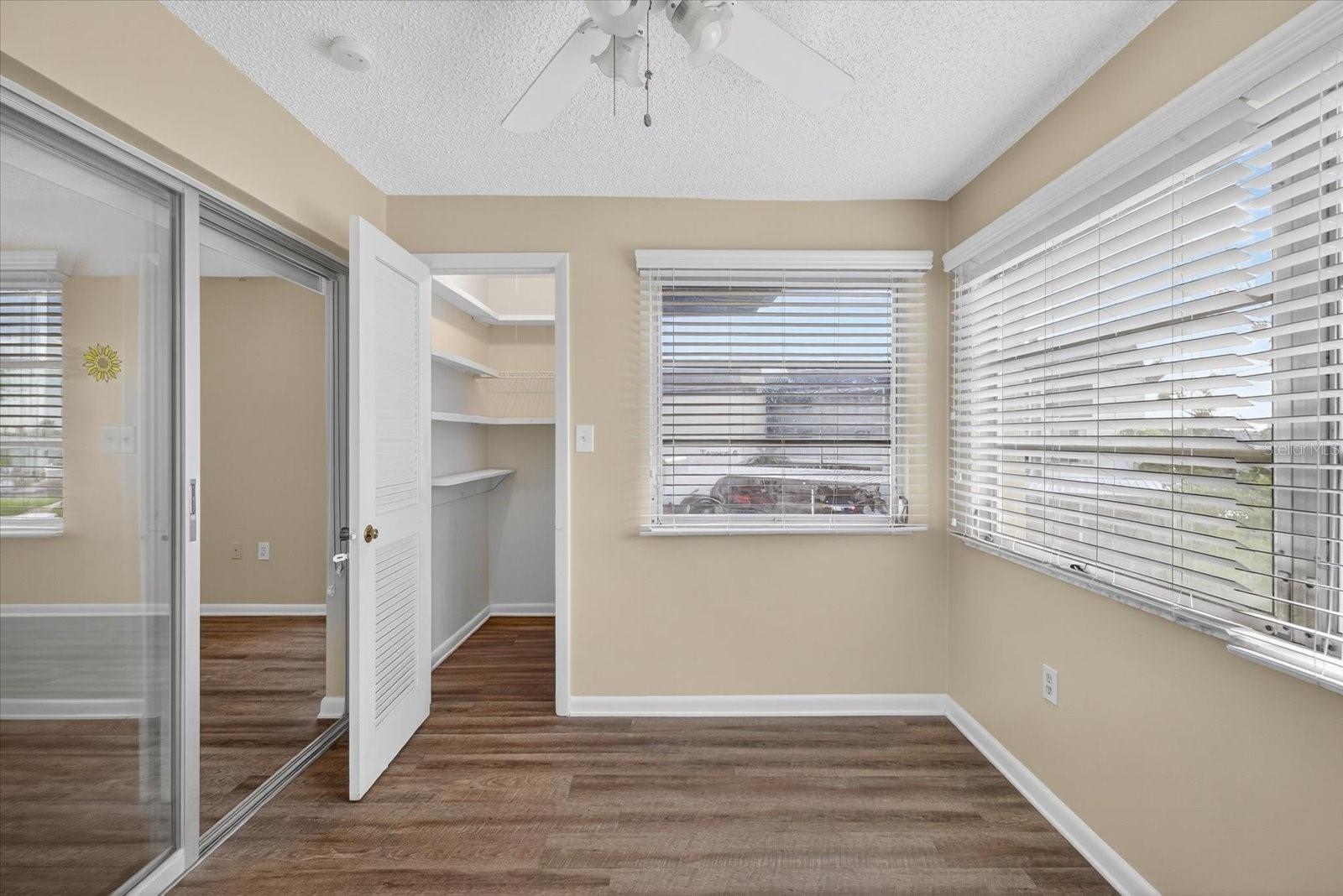 W7879556 Property Photo