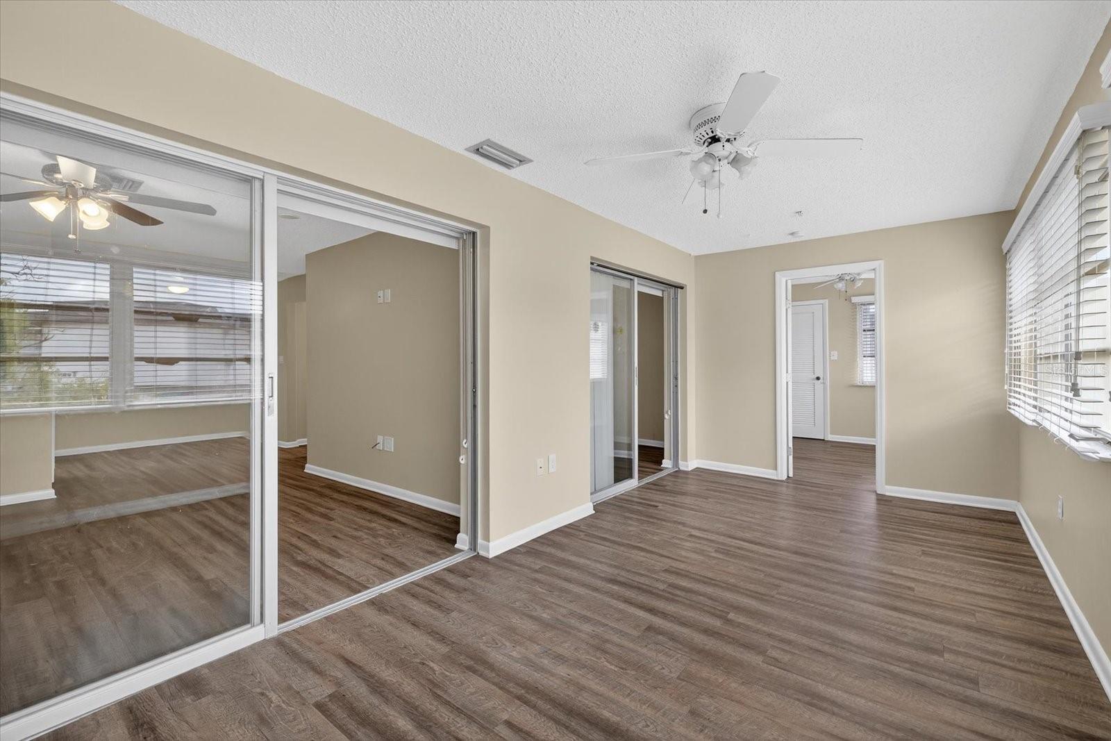 W7879556 Property Photo