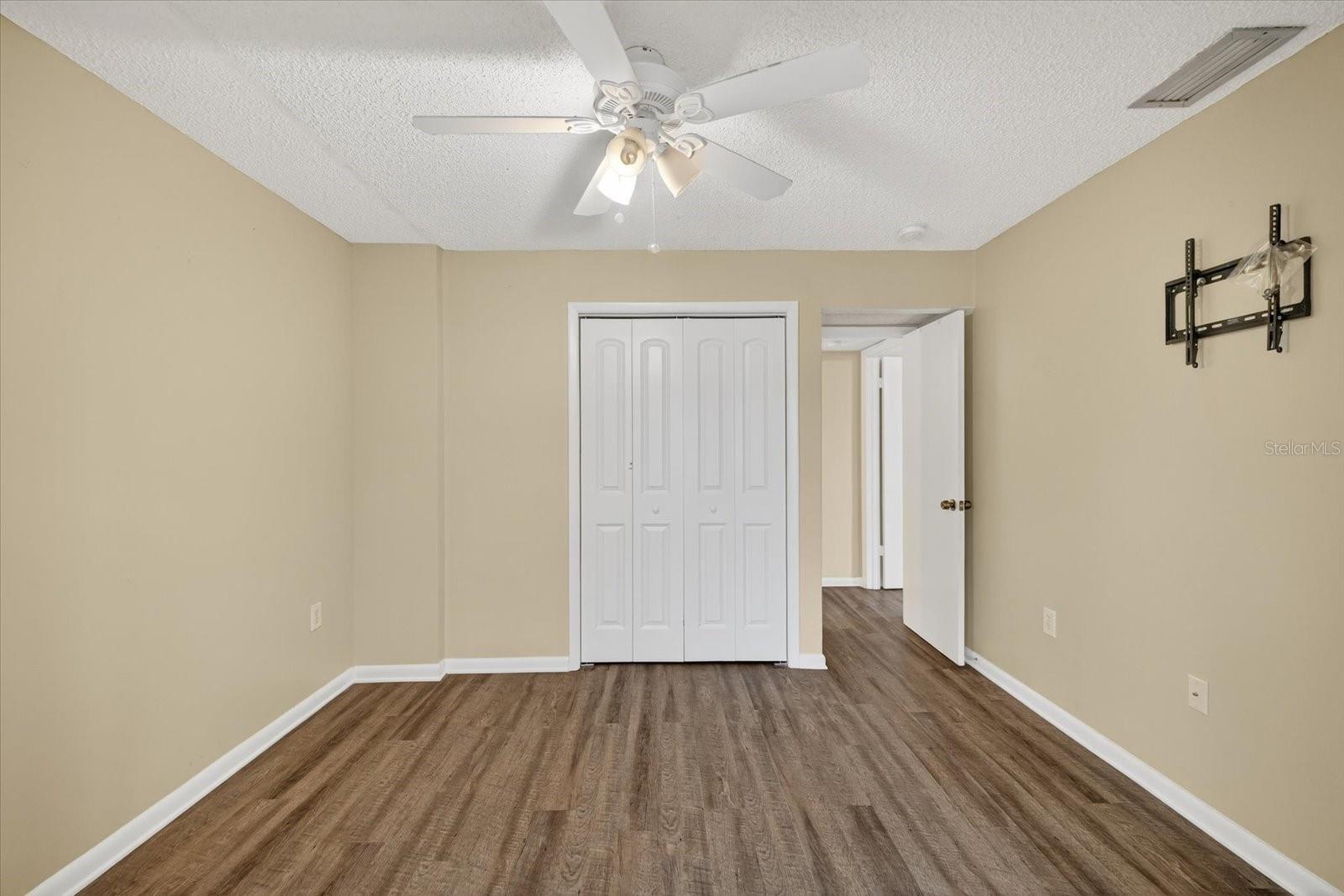 W7879556 Property Photo