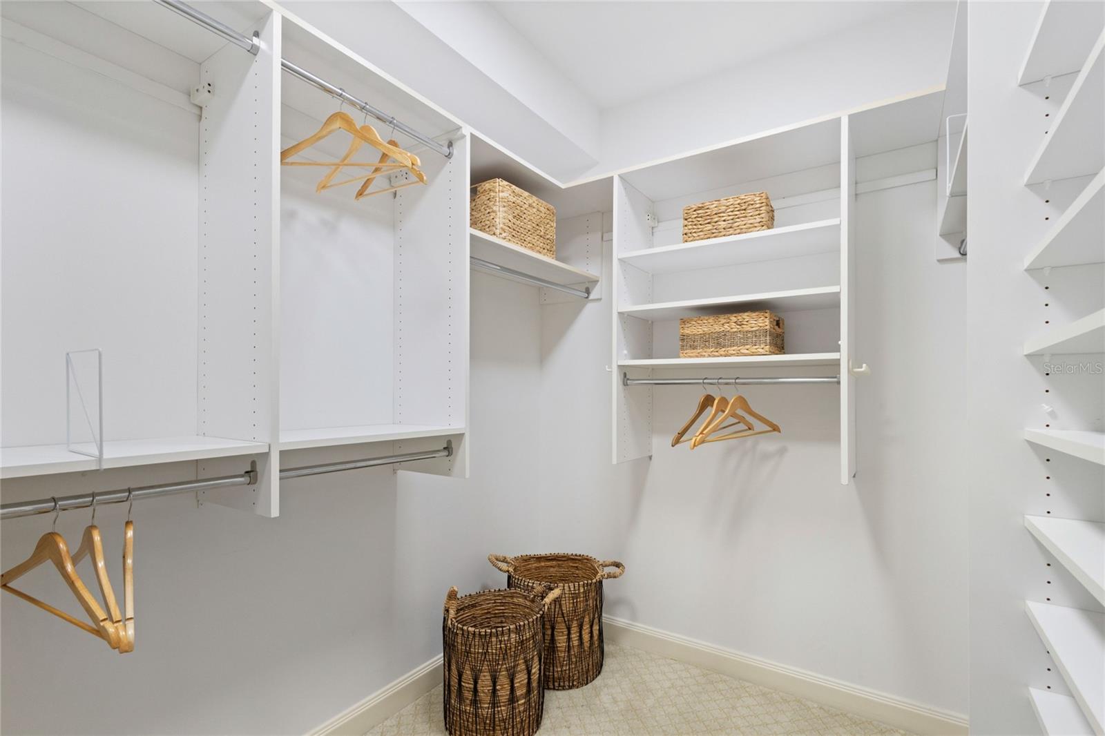 A4667288 Property Photo