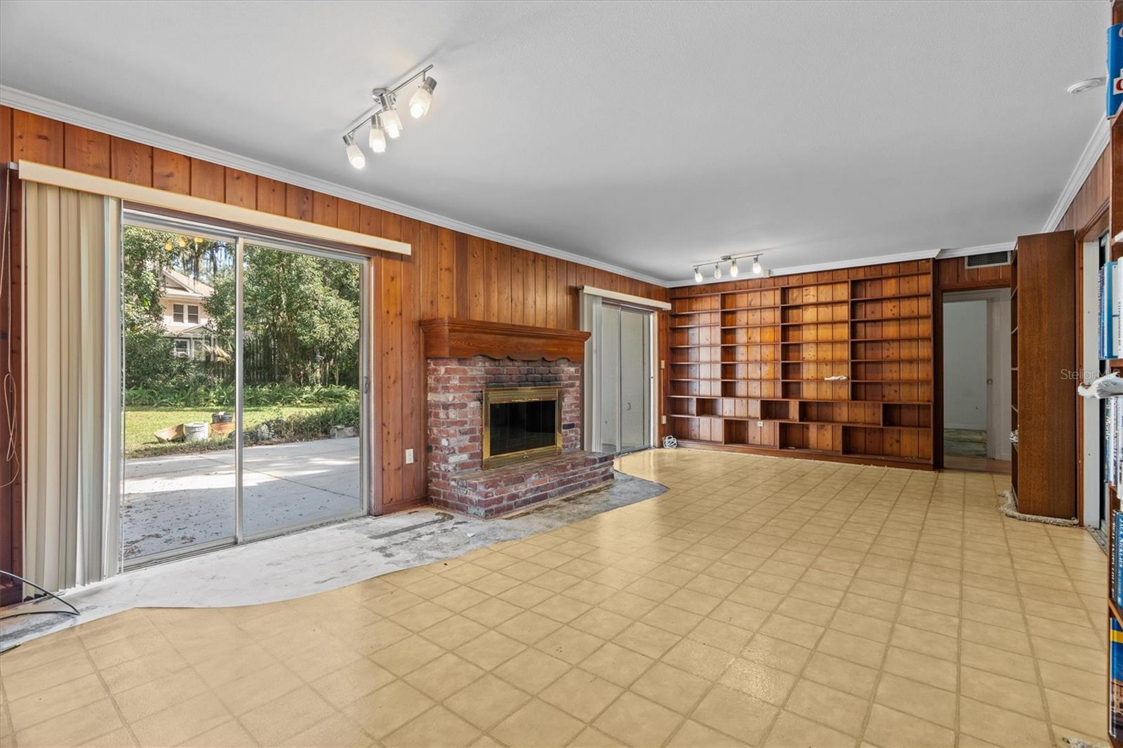 225 LAKE HOLLINGSWORTH DR, LAKELAND, FL, 33803