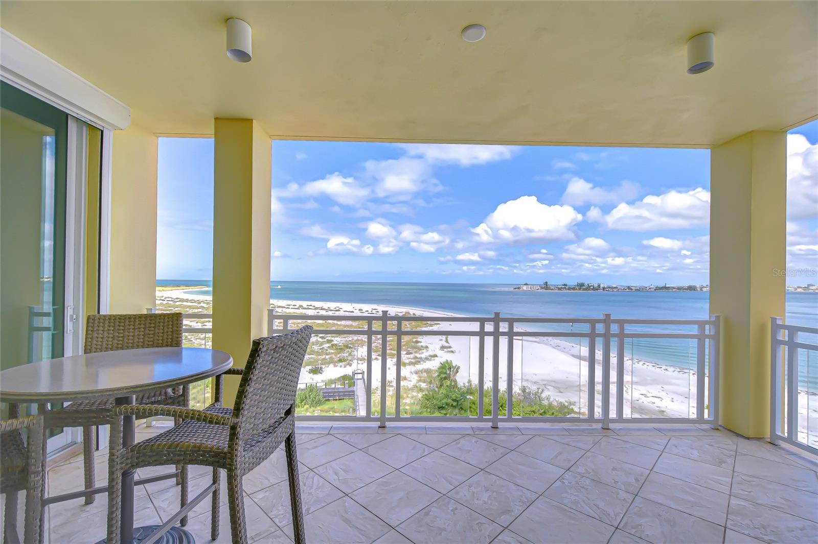 TB8434390 Property Photo