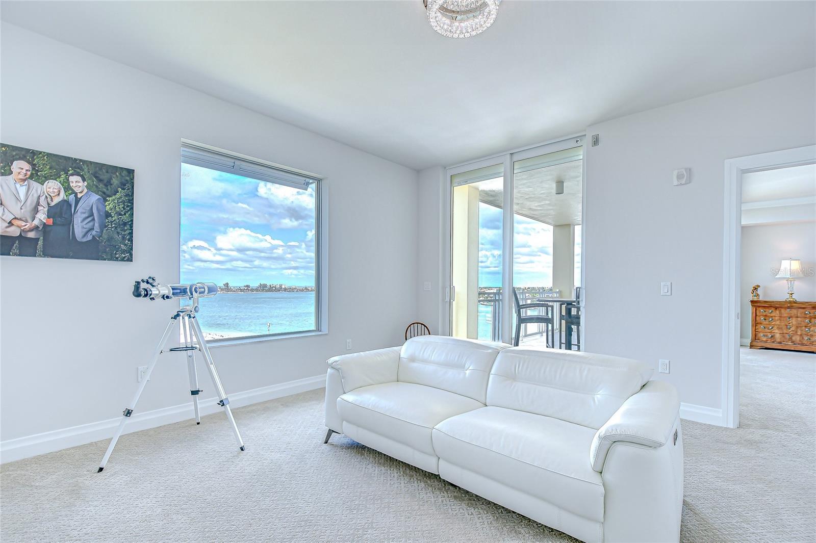 TB8434390 Property Photo