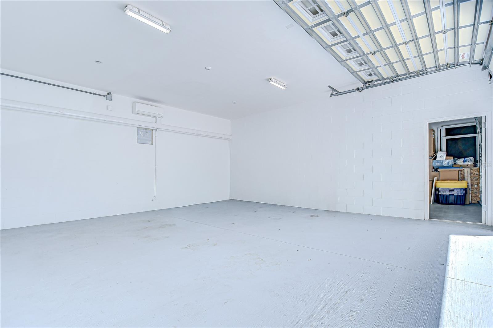 TB8434390 Property Photo