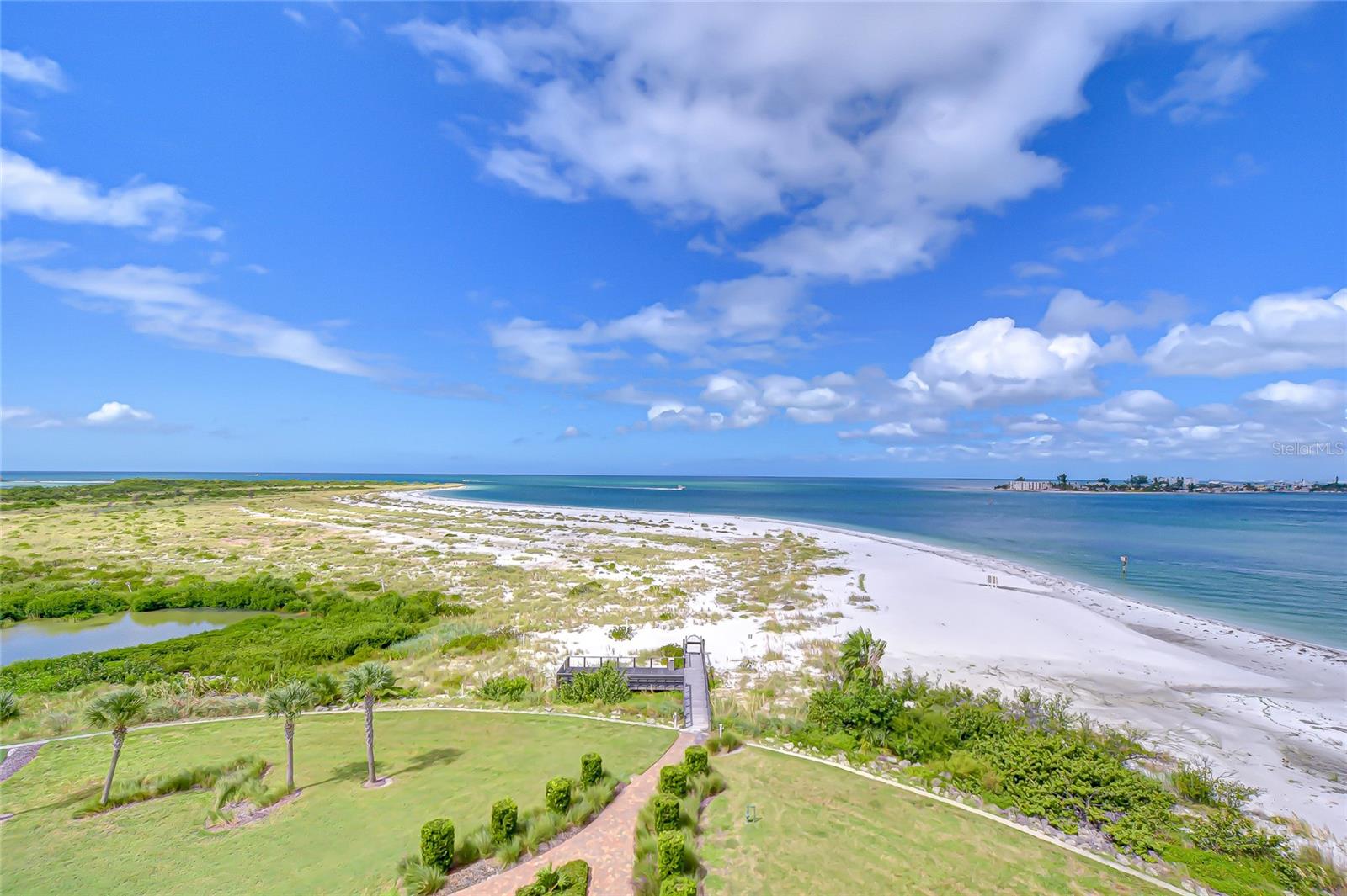 TB8434390 Property Photo