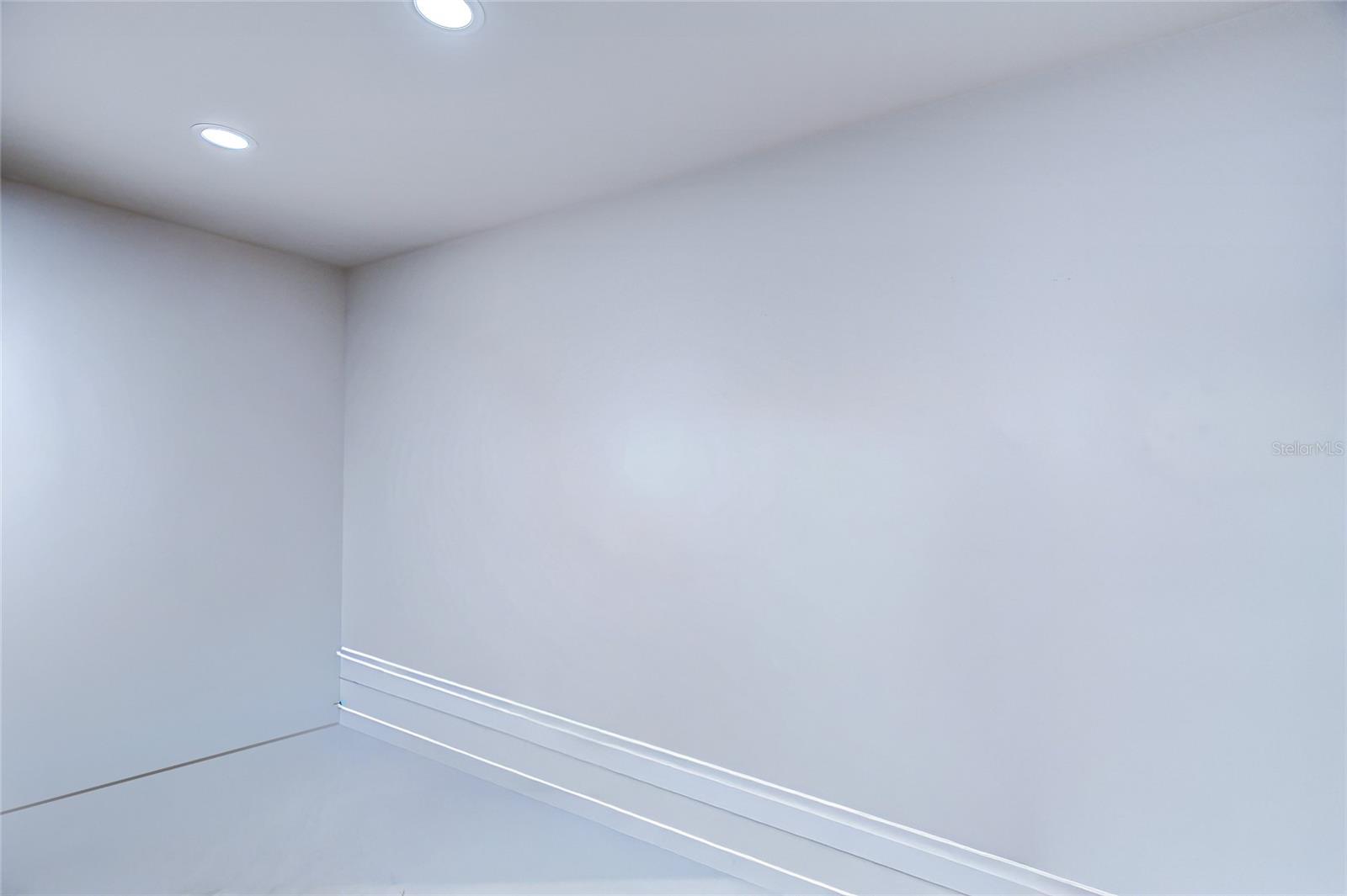 TB8434390 Property Photo