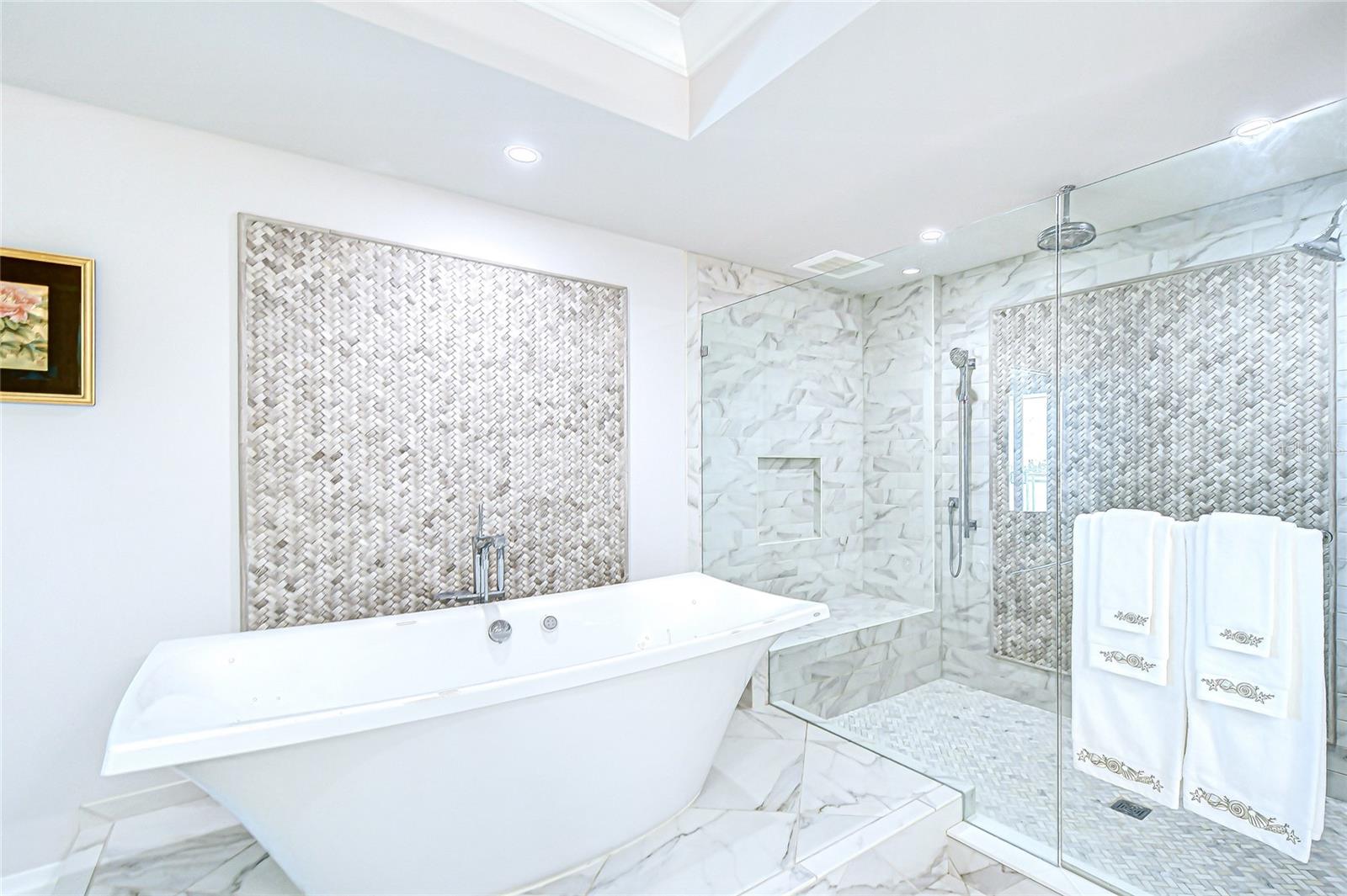 TB8434390 Property Photo