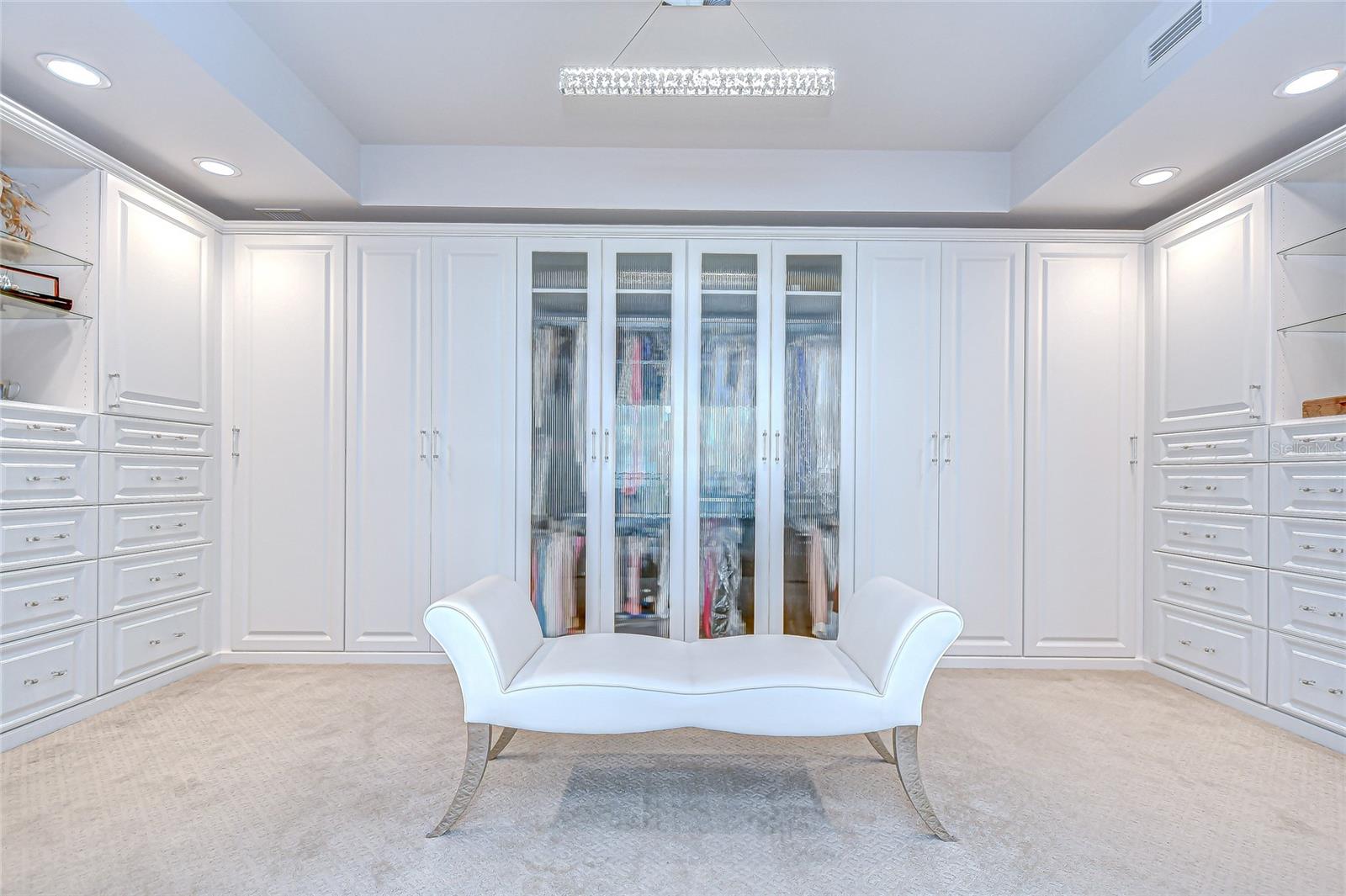 TB8434390 Property Photo