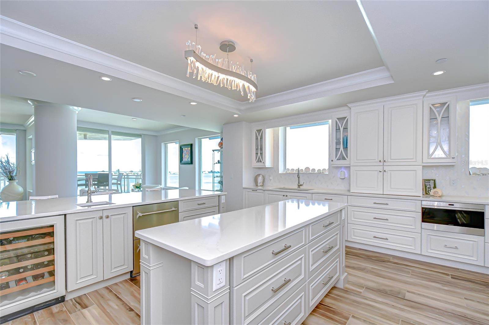 TB8434390 Property Photo