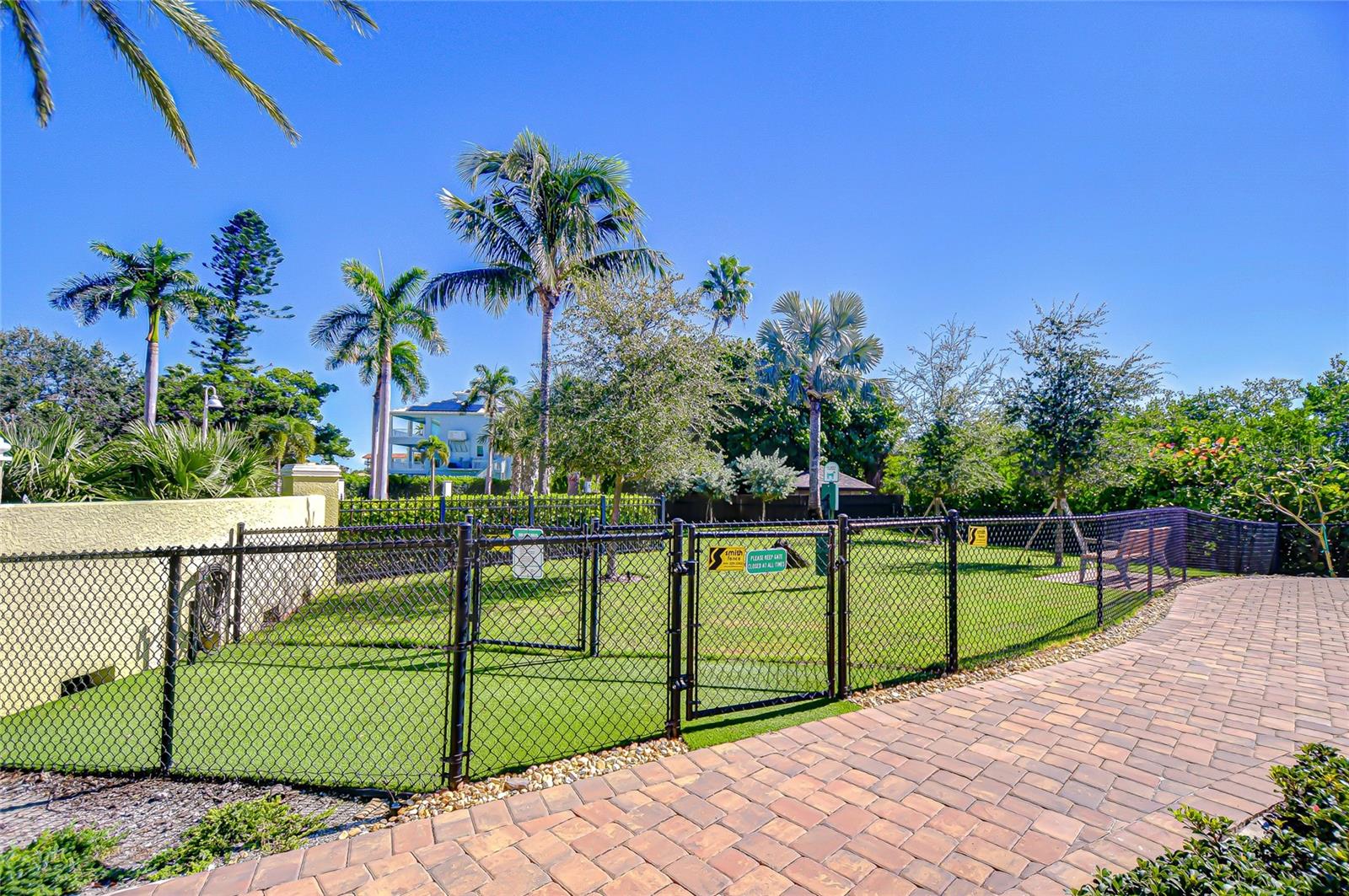 TB8434390 Property Photo