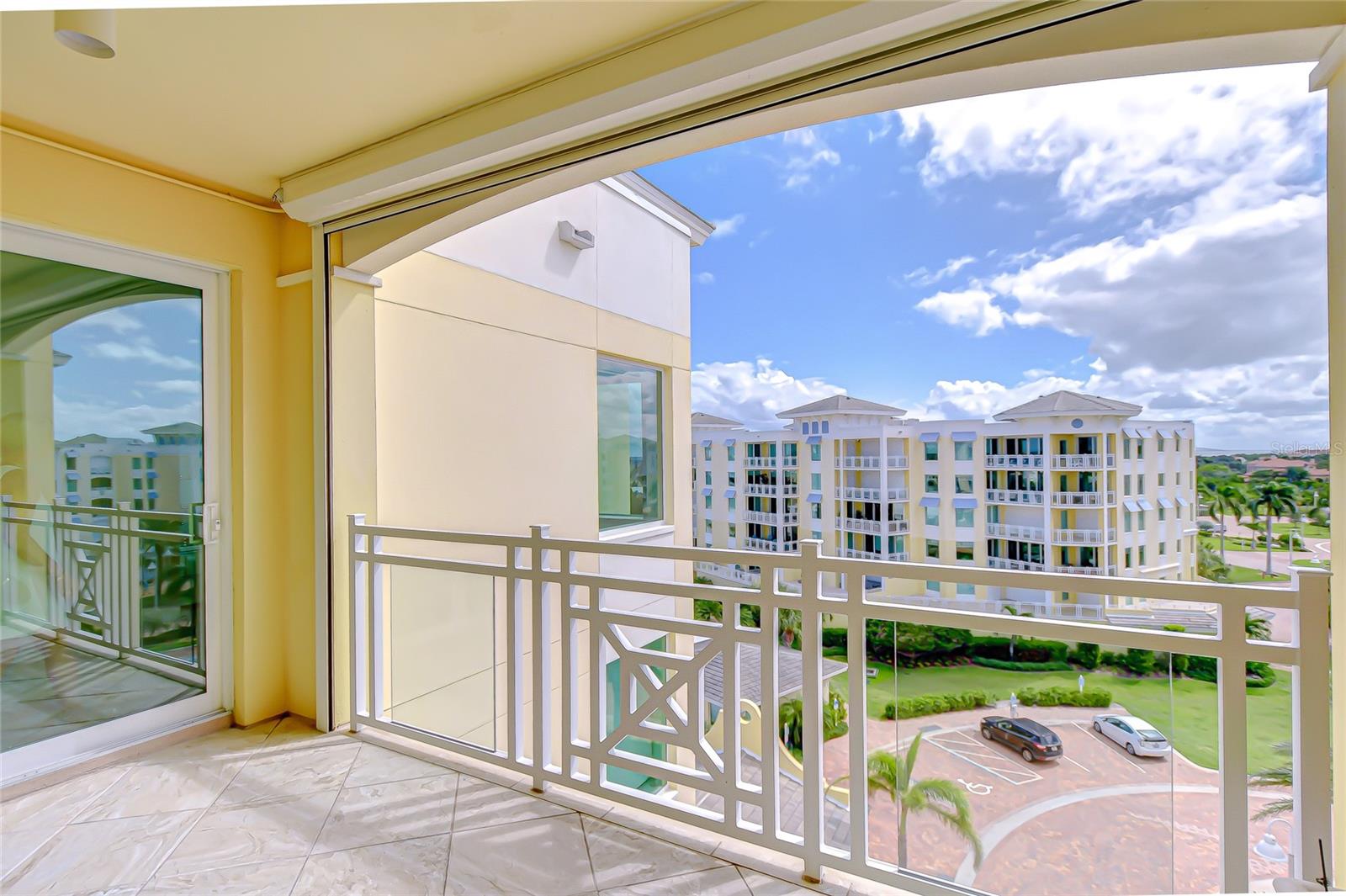 TB8434390 Property Photo