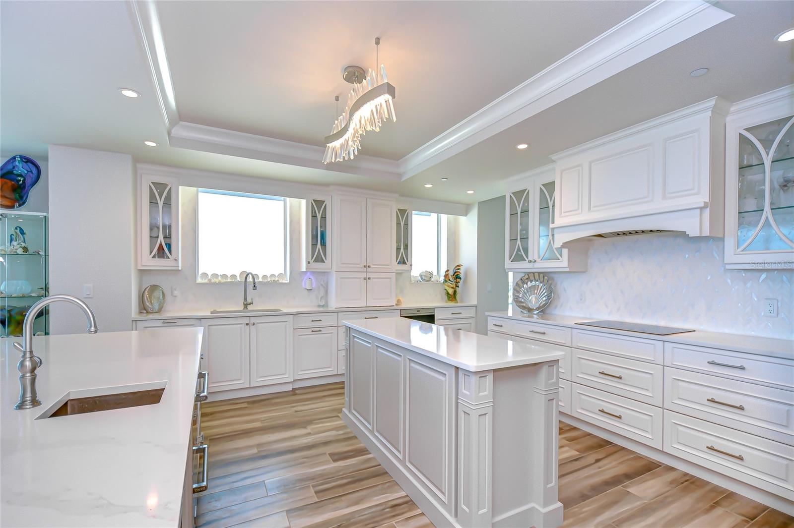 TB8434390 Property Photo