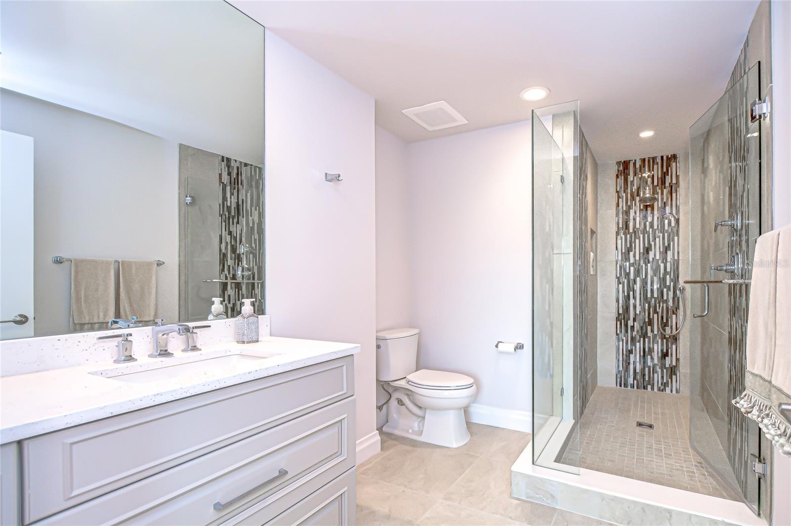 TB8434390 Property Photo