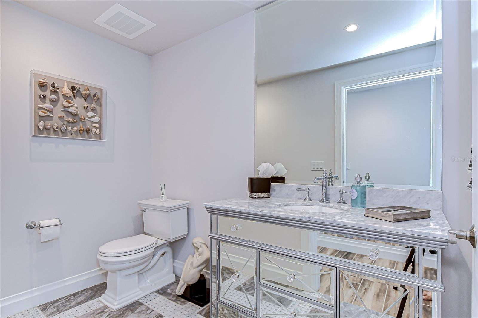 TB8434390 Property Photo