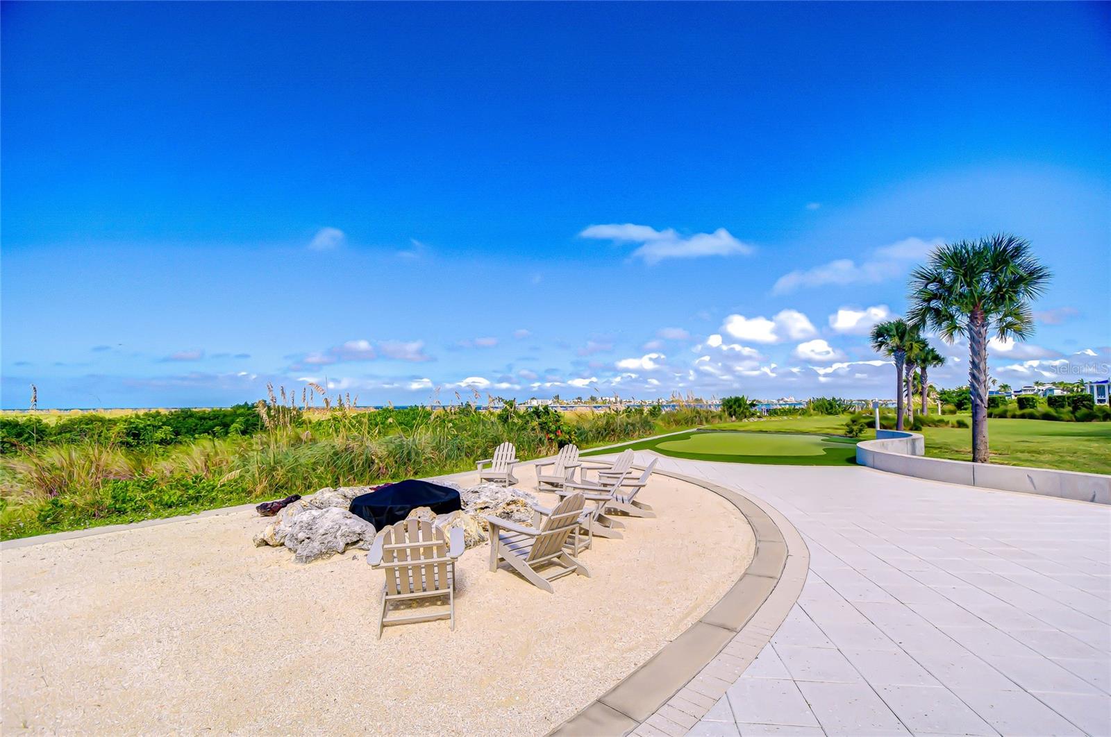 TB8434390 Property Photo