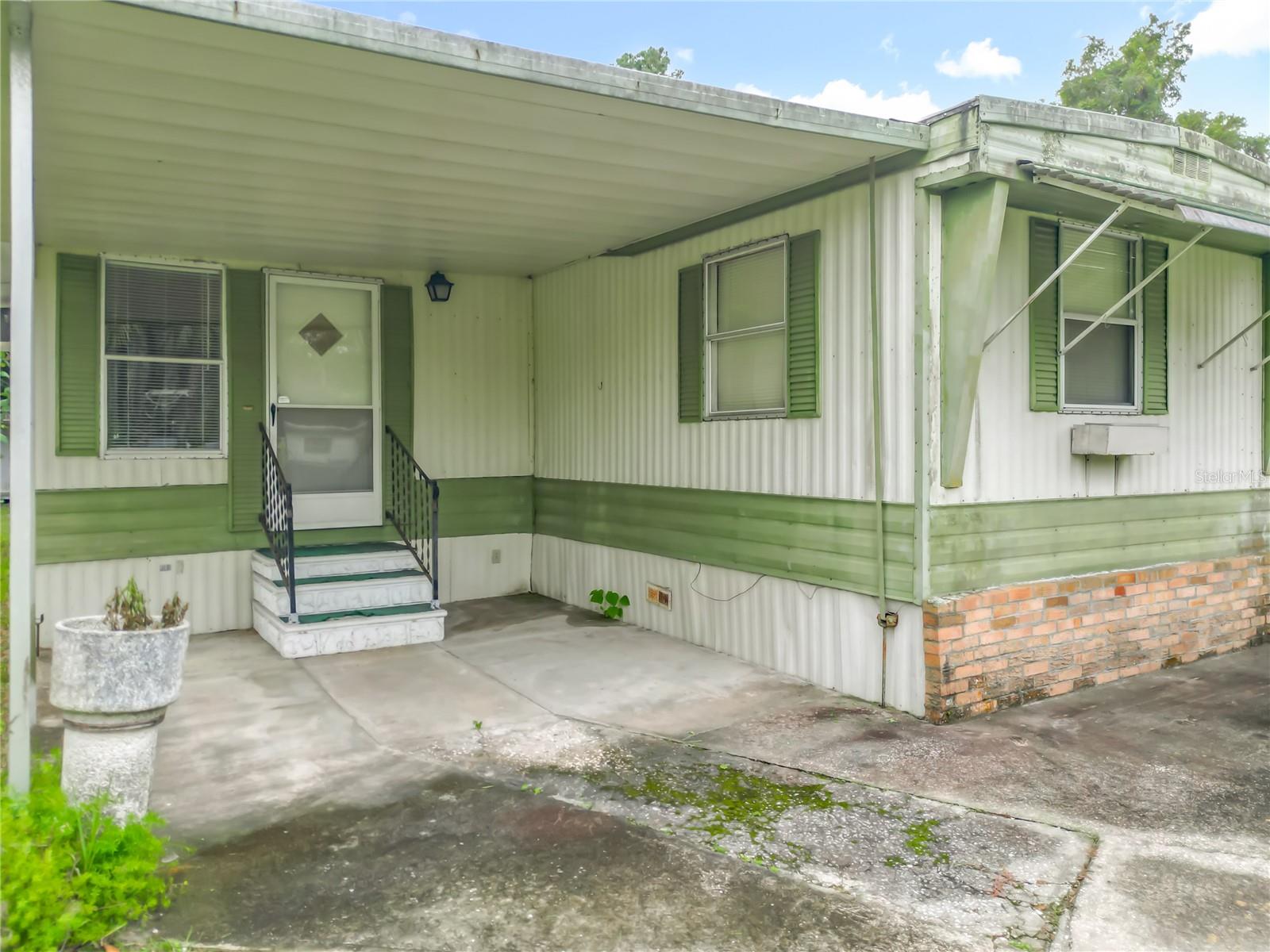 OM710821 Property Photo