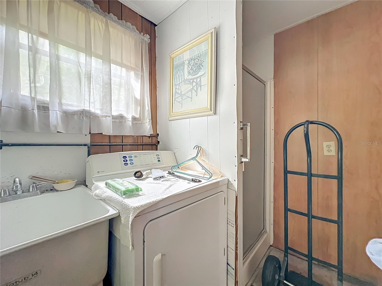 OM710821 Property Photo