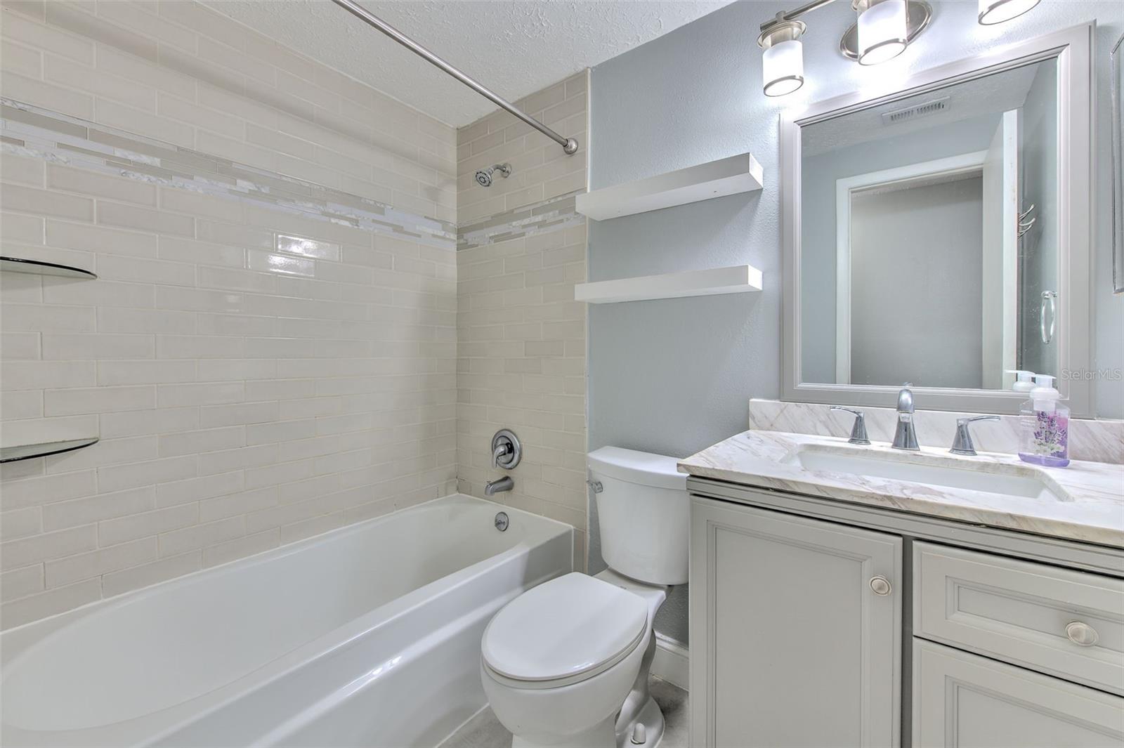 Upstairs full bathroom