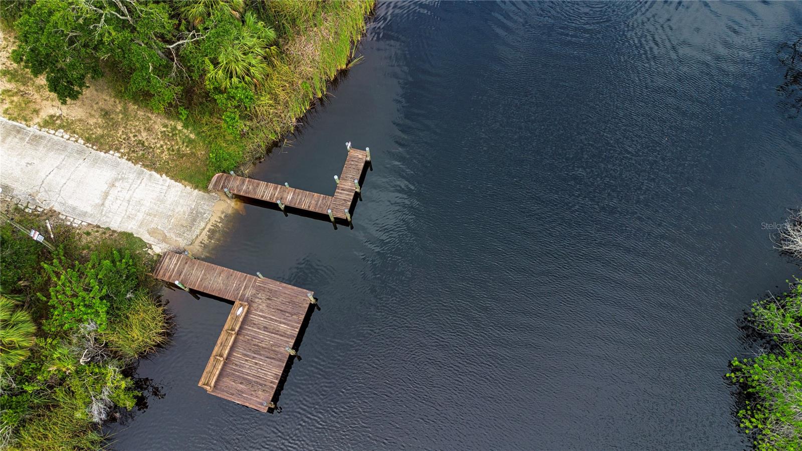 Access to the Little manatee River