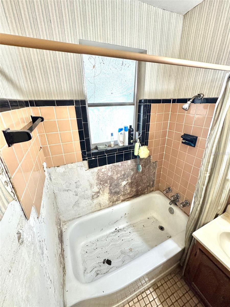 6948 9TH AVE N, ST PETERSBURG, FL, 33710