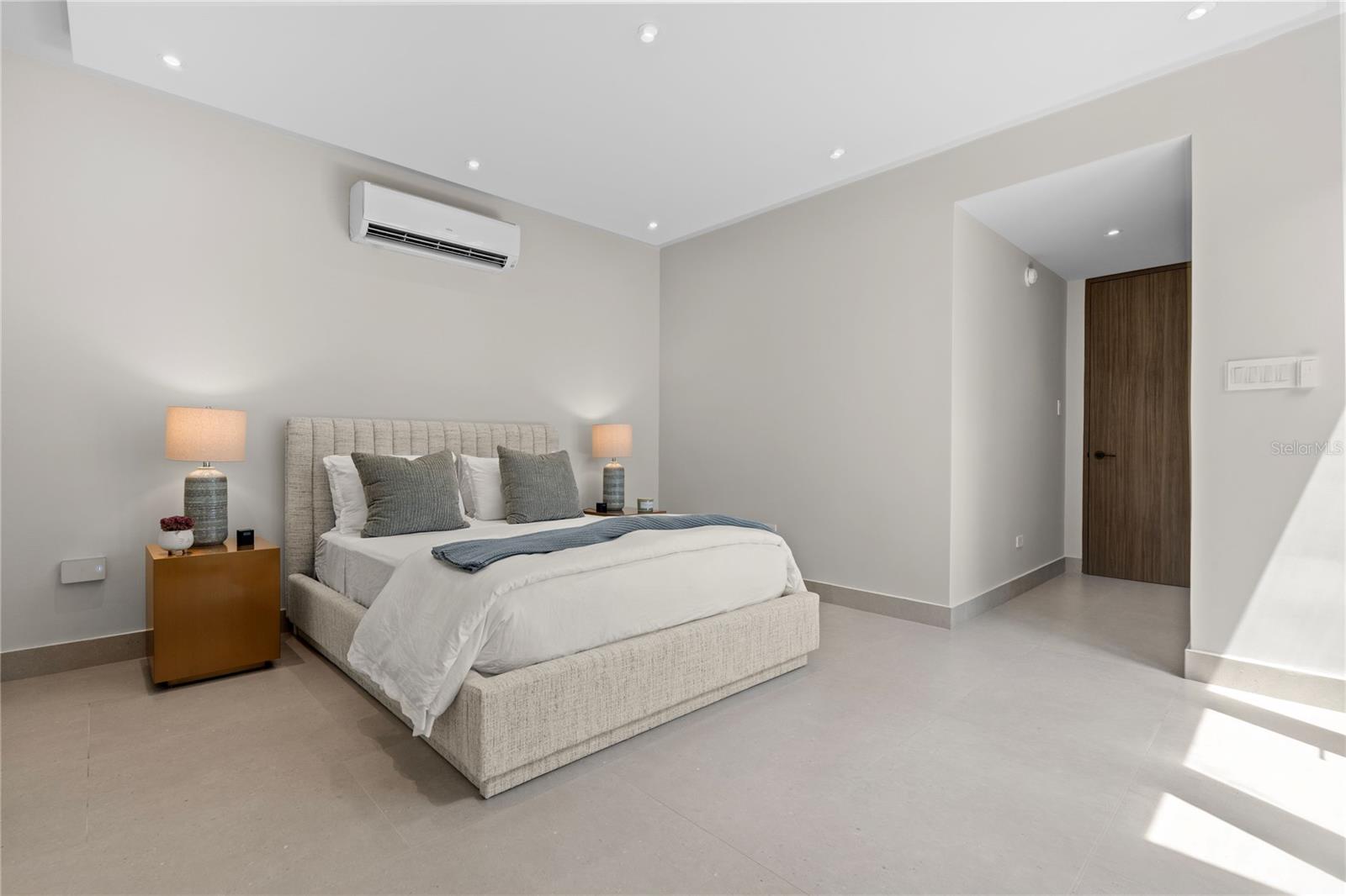 PR9116482 Property Photo