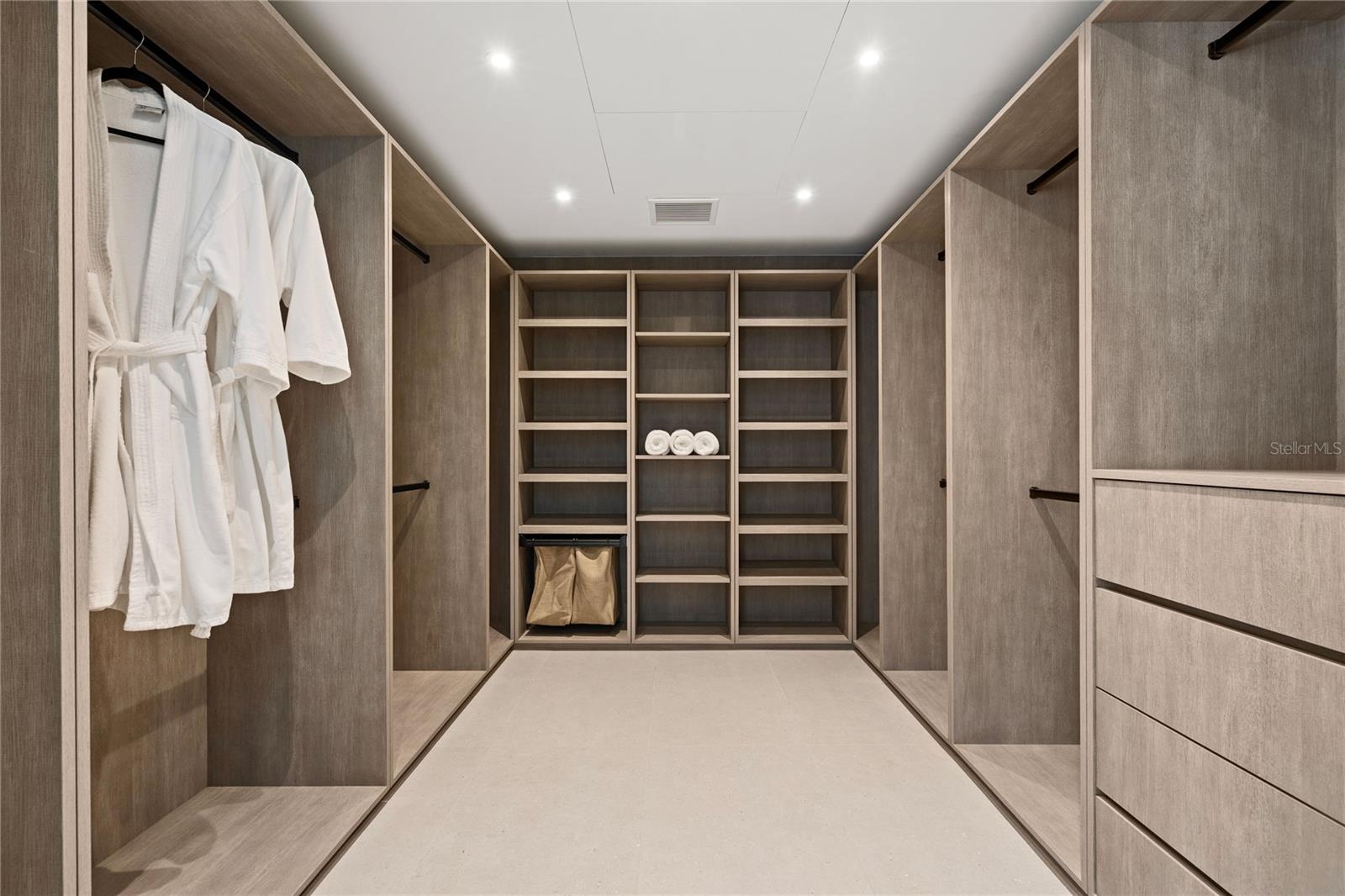 PR9116482 Property Photo