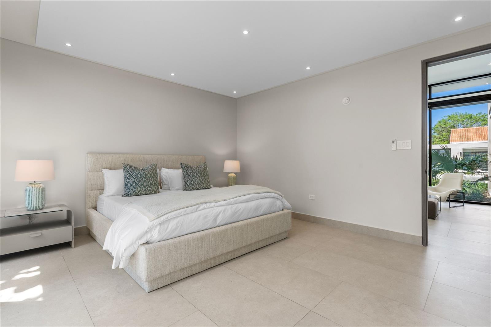 PR9116482 Property Photo