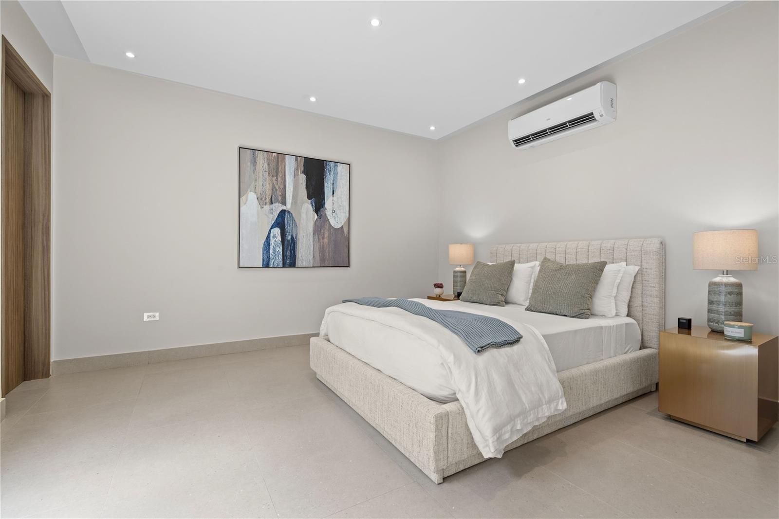 PR9116482 Property Photo