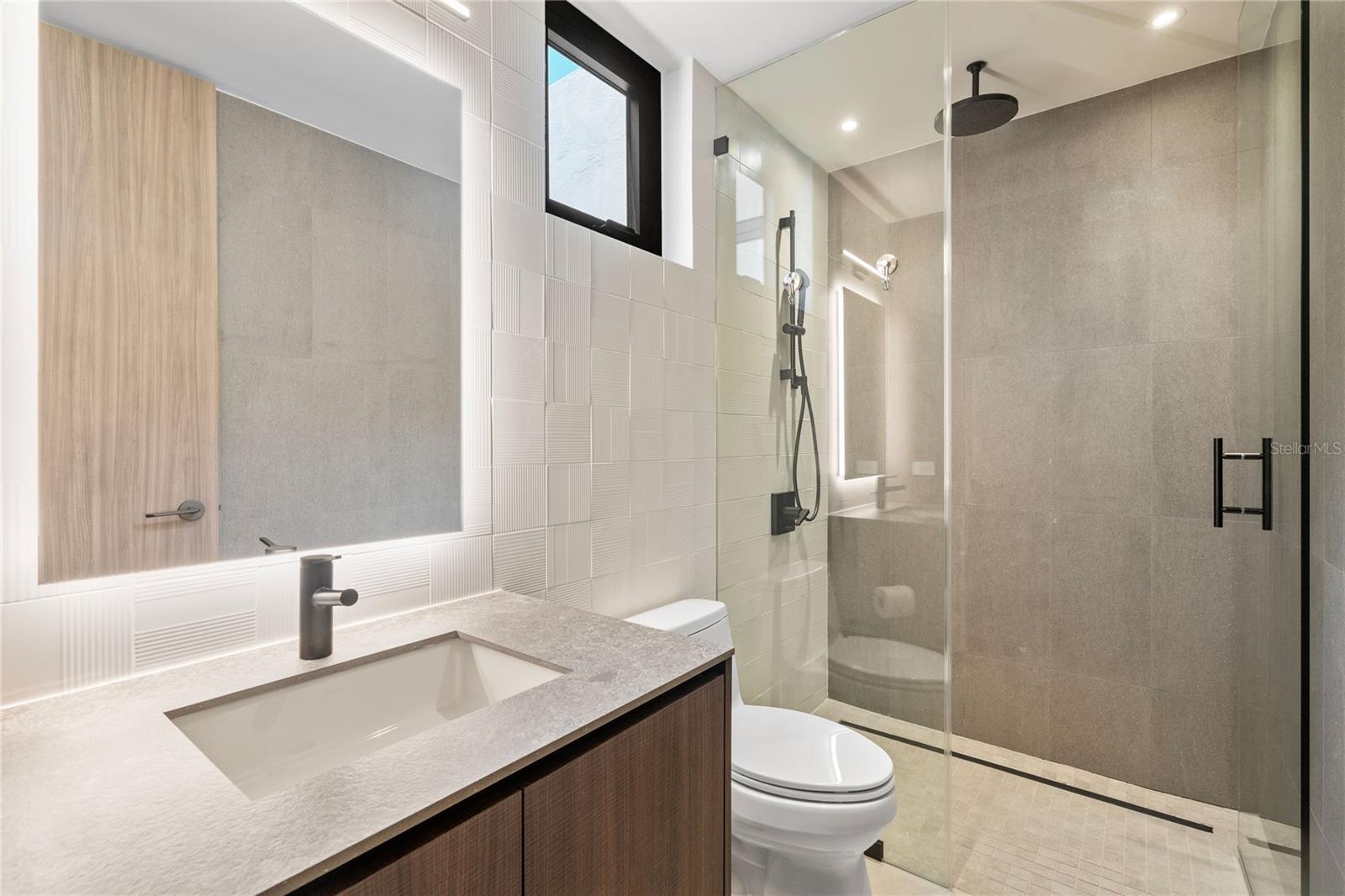 PR9116482 Property Photo