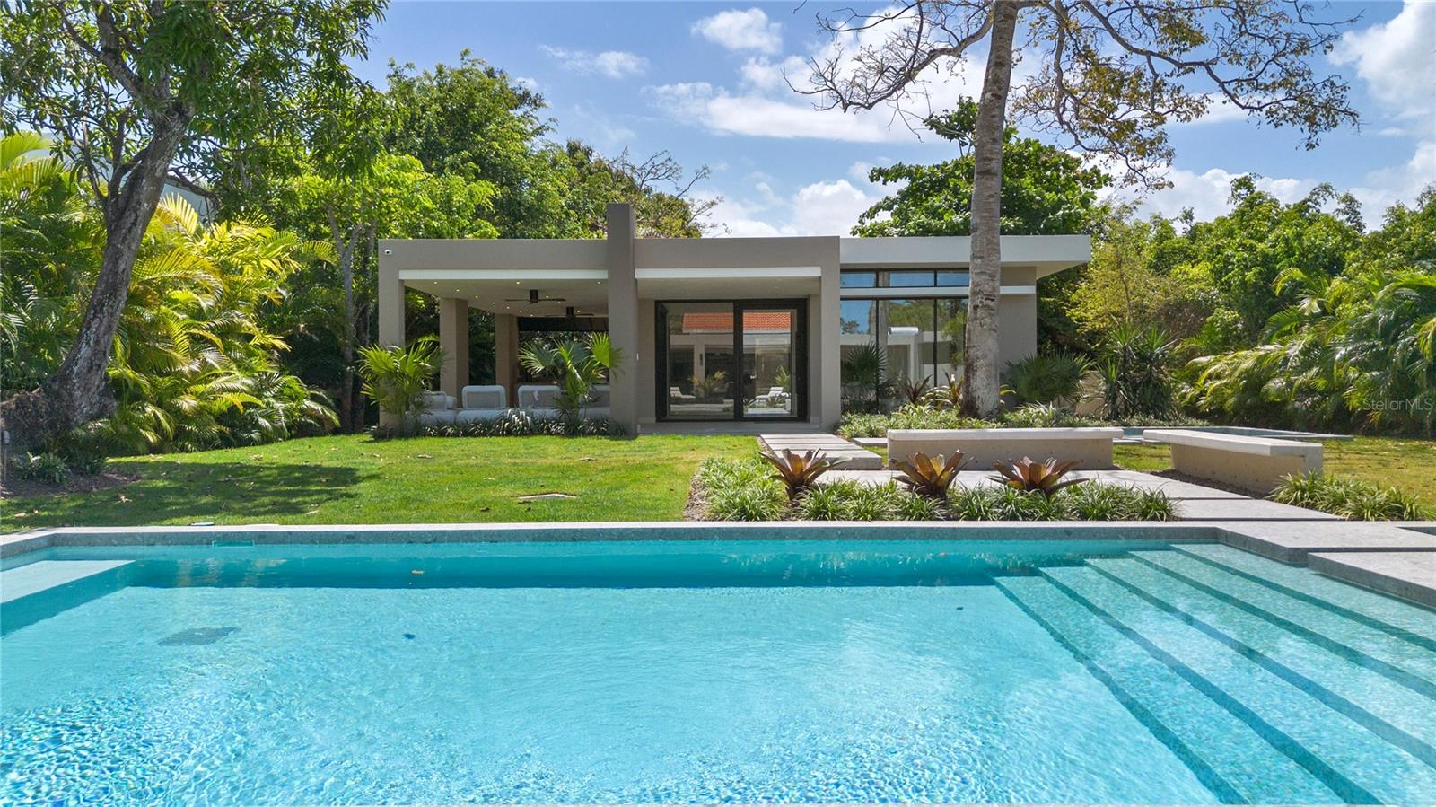 PR9116482 Property Photo