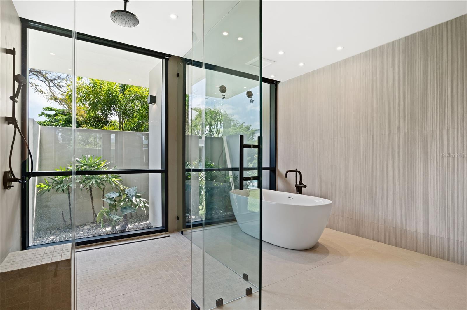 PR9116482 Property Photo