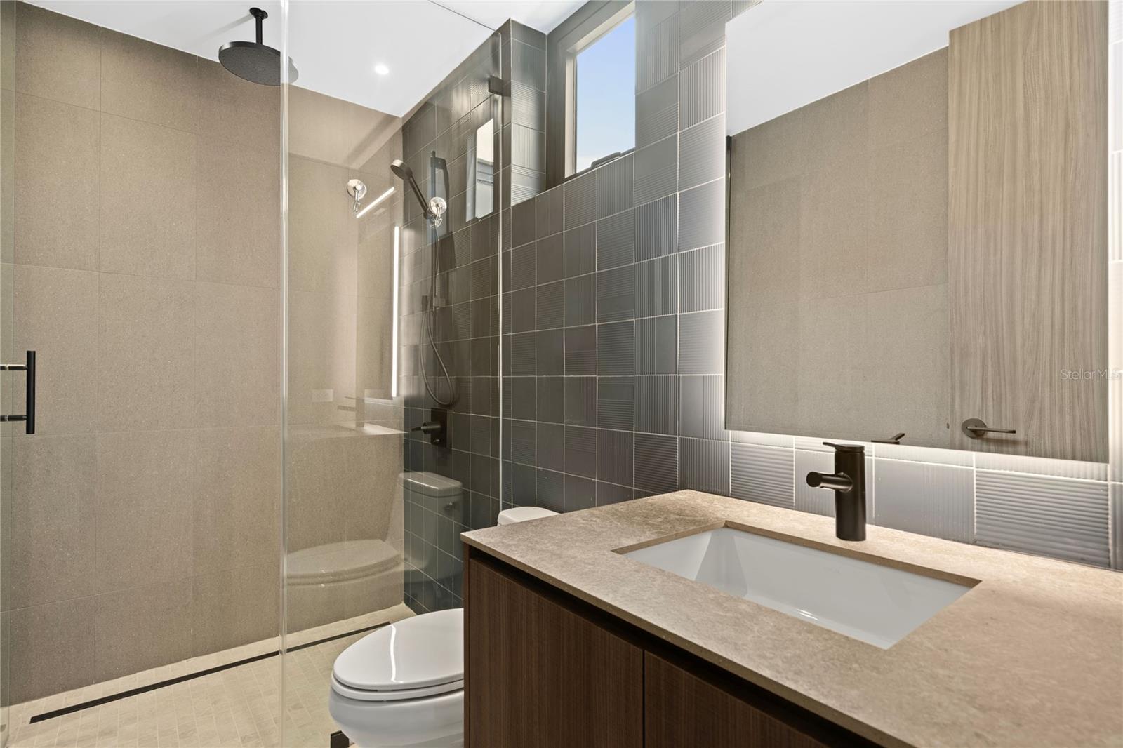 PR9116482 Property Photo