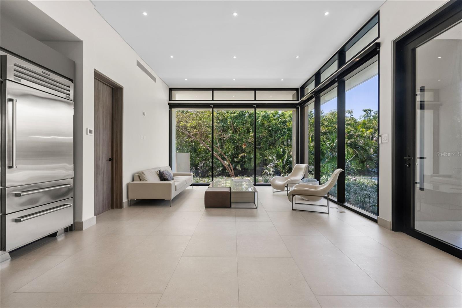 PR9116482 Property Photo