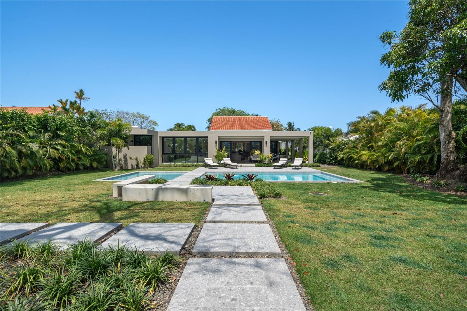 PR9116482 Property Photo