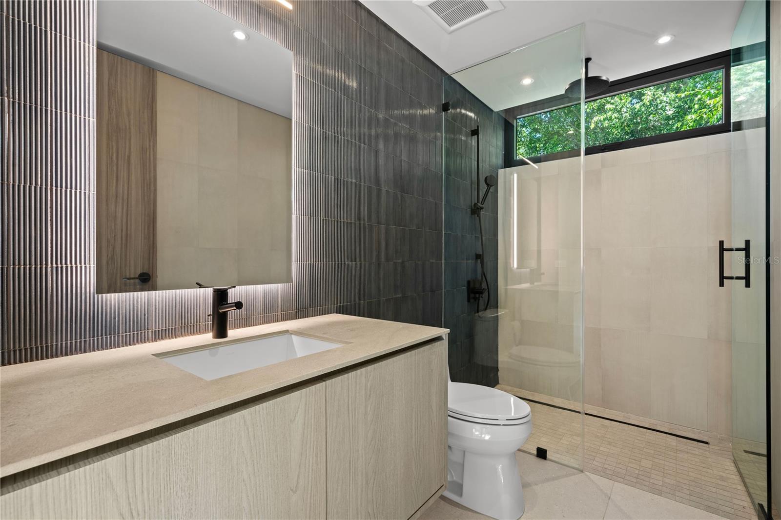 PR9116482 Property Photo