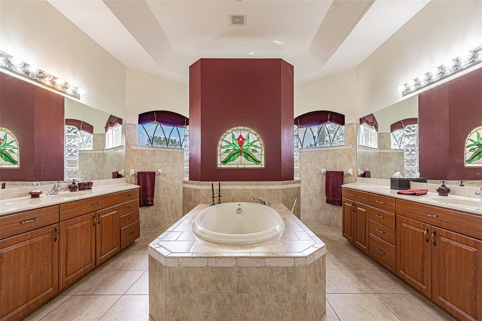 13217 THOROUGHBRED DR, DADE CITY, FL, 33525