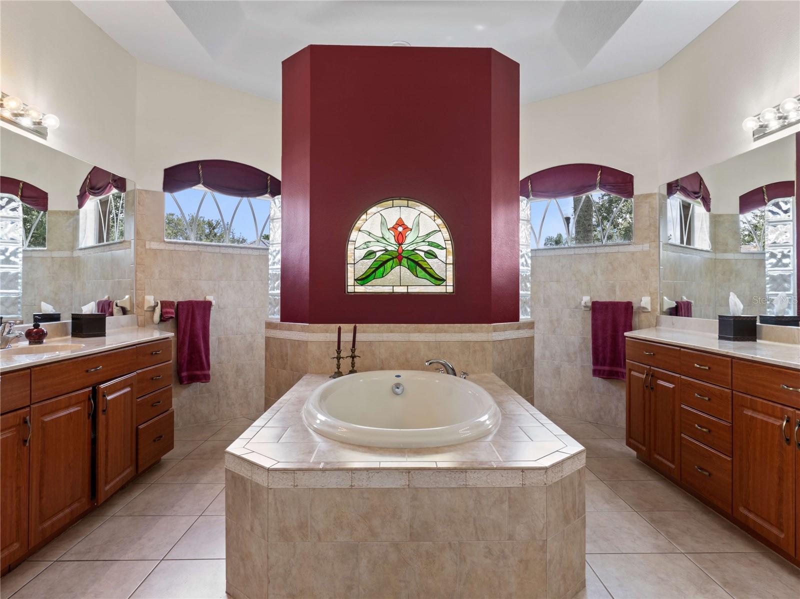 13217 THOROUGHBRED DR, DADE CITY, FL, 33525