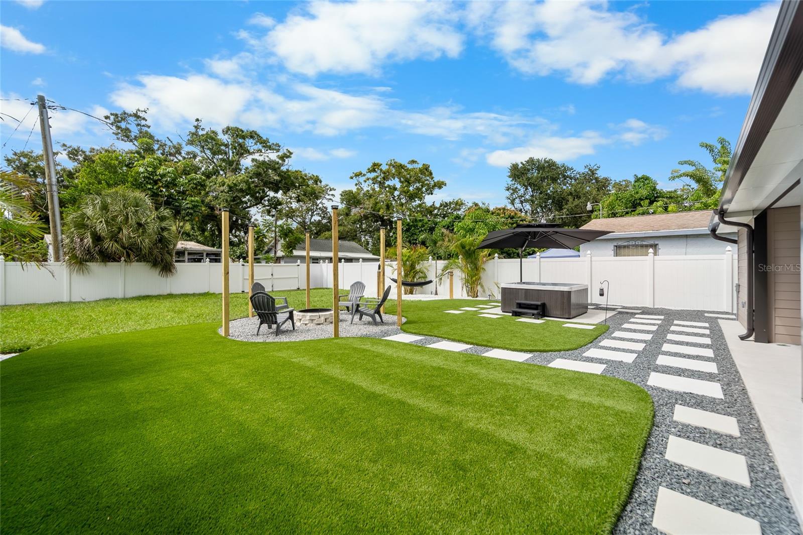 TB8434679 Property Photo