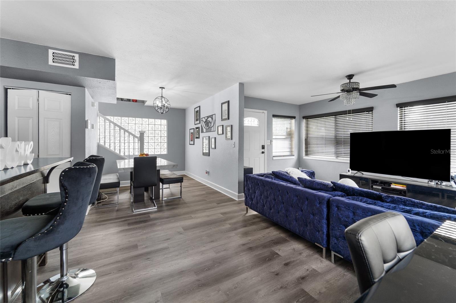 TB8434679 Property Photo