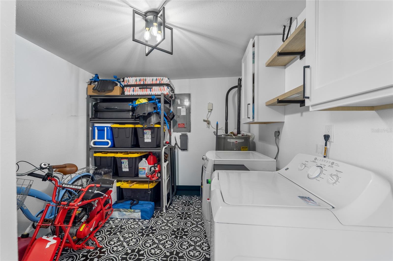 TB8434679 Property Photo