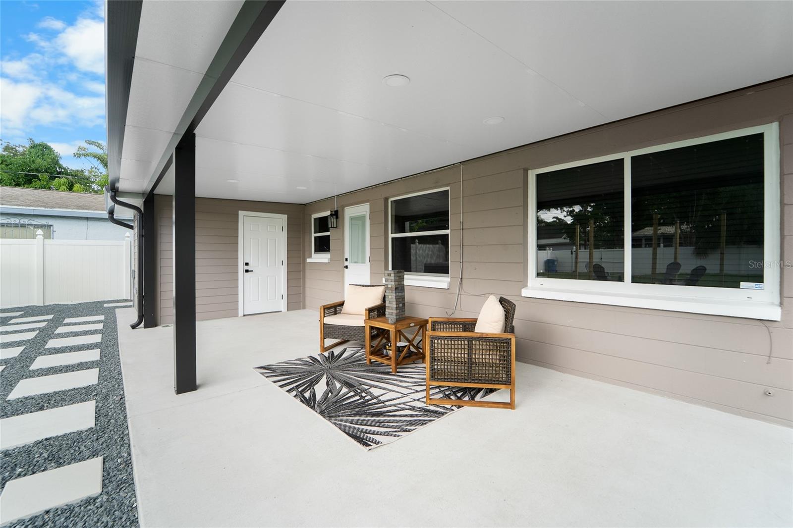 TB8434679 Property Photo