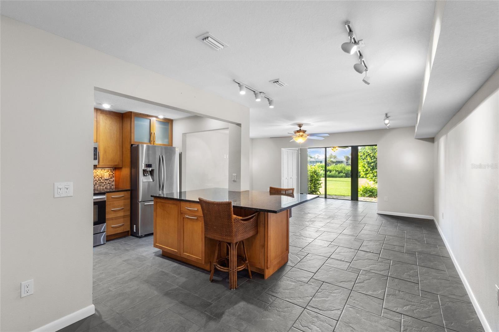 1526 PELICAN POINT DR #146, SARASOTA, FL, 34231