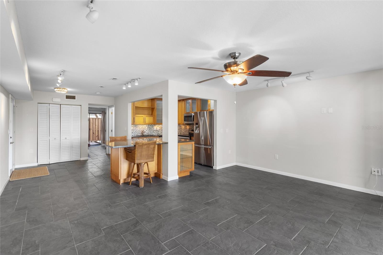 1526 PELICAN POINT DR #146, SARASOTA, FL, 34231