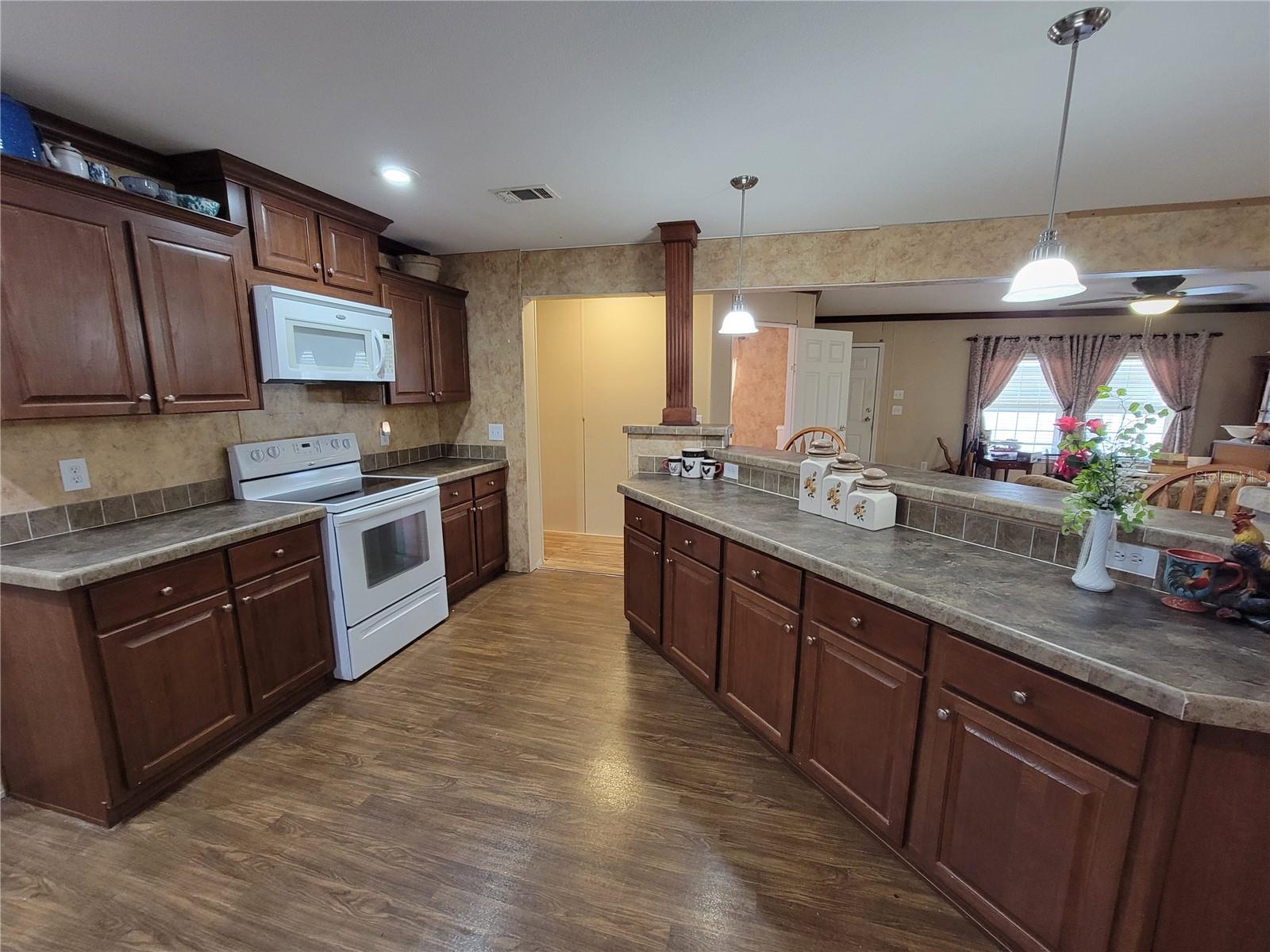 O6349895 Property Photo