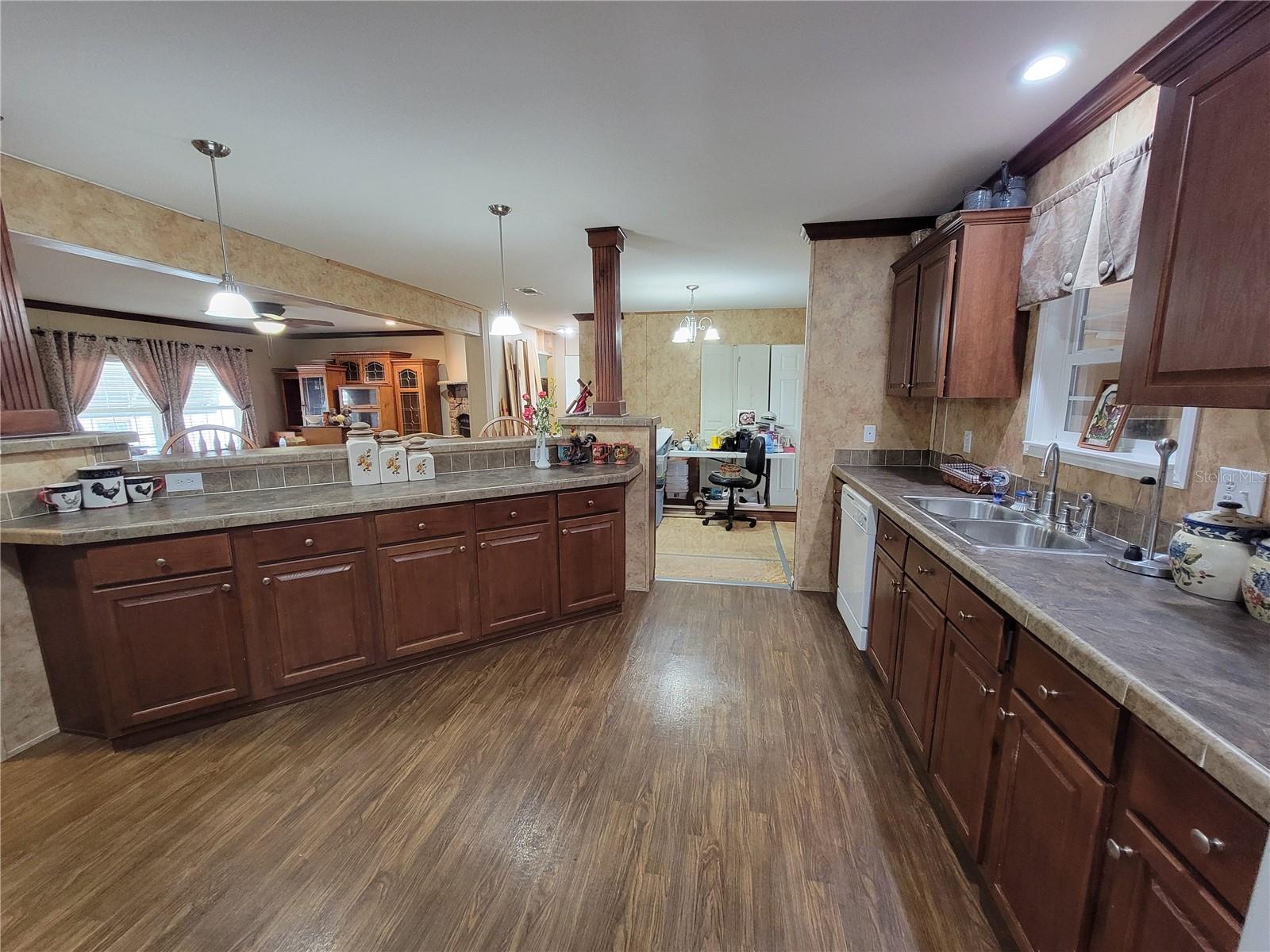 O6349895 Property Photo